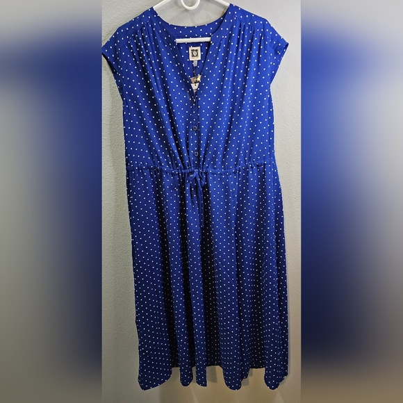 NWT Anne Klein Plus Size Blue and White Dot-Print Midi Dress. Size 1X. Pockets. - Picture 6 of 8